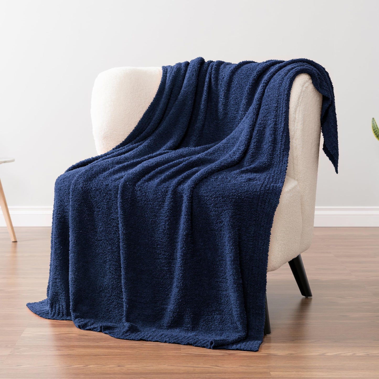 PAVILIA Super Soft Throw Blanket for Couch Fluffy Cozy Lightweight Navy Blue Blanket Fuzzy Warm Knit Blanket for Bed Sofa Dark Blue 50x60