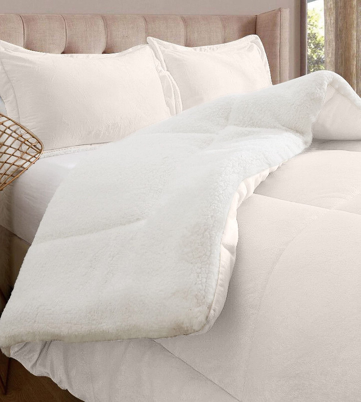 Elegant Comfort Super Soft Sherpa Comforter 3-Piece Set Premium Quality Heavy Weight Reversible Down Alternative Micro-Suede Sherpa Comforter Full Pearl Cream