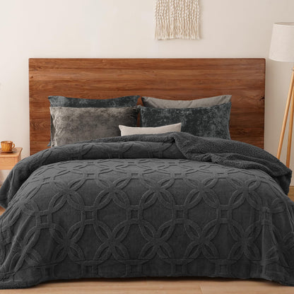 Tufted Sherpa Blanket – Dark Gray | King (108×90)