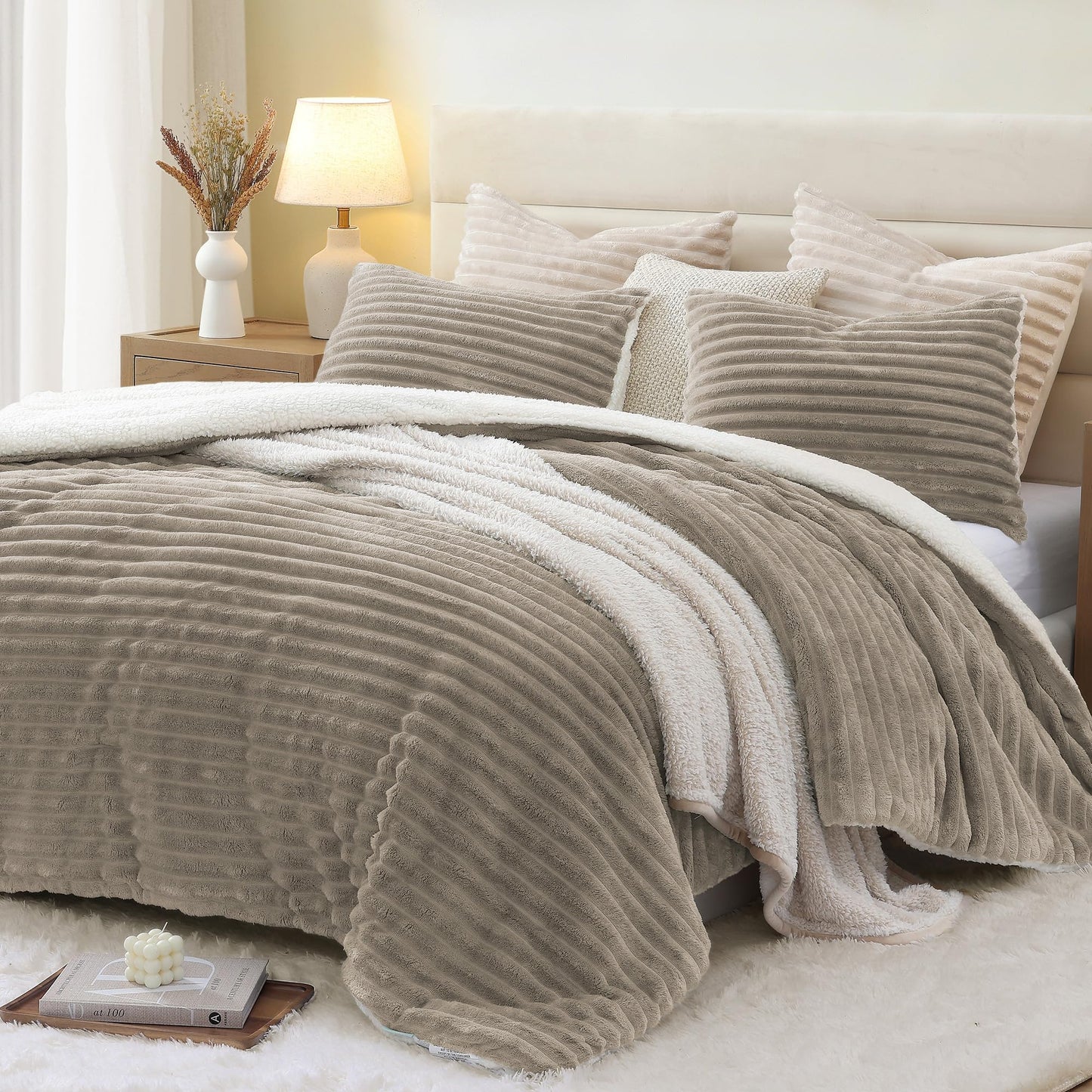 Geniospin Queen Comforter Set TaupeWarm Winter Comforter Queen SizeUltra-Soft Sherpa Fleece Queen Bedding SetReversible 3-Piece Comforter Set for Winter Warm & Cozy (Taupe 90 x 90)